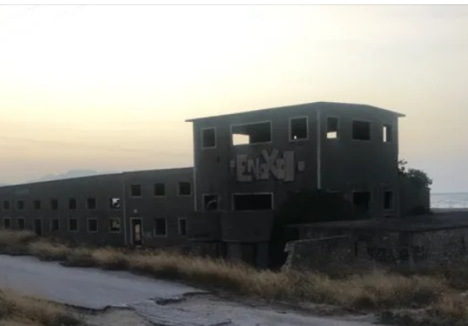 Το Ρητινεργοστάσιο στην Ποσειδωνία και  η ιστορία του